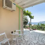 Hideaway Holiday home Nikiana