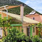 Holiday home Hideaway Nikiana