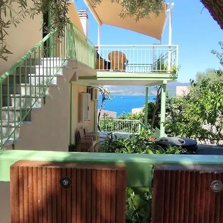 Hideaway Nyaraló Nikiána